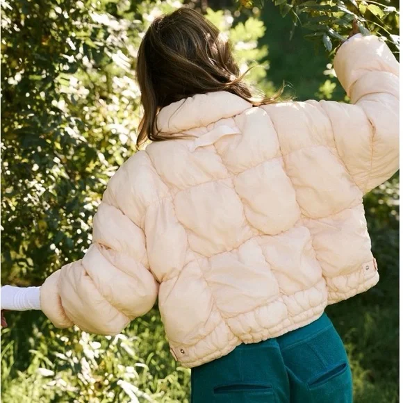 NWT Free People in a Bubble Puffer in linen - M - Picture 3 of 5